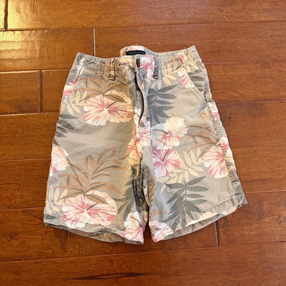 Aeropostale Shorts Mens 34 Gray Pink Floral Hibiscus Flat Front Chino Tropical